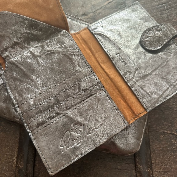 Patricia Nash Elegant Silver Embossed Women's Bag Set - Picture 3 of 10